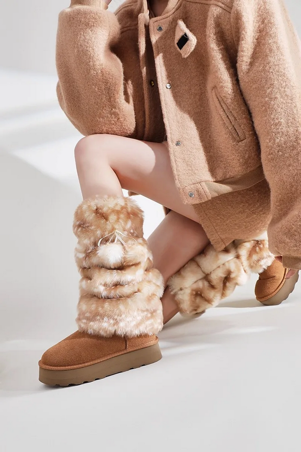 Fawn Pom-Pom Leg Warmers